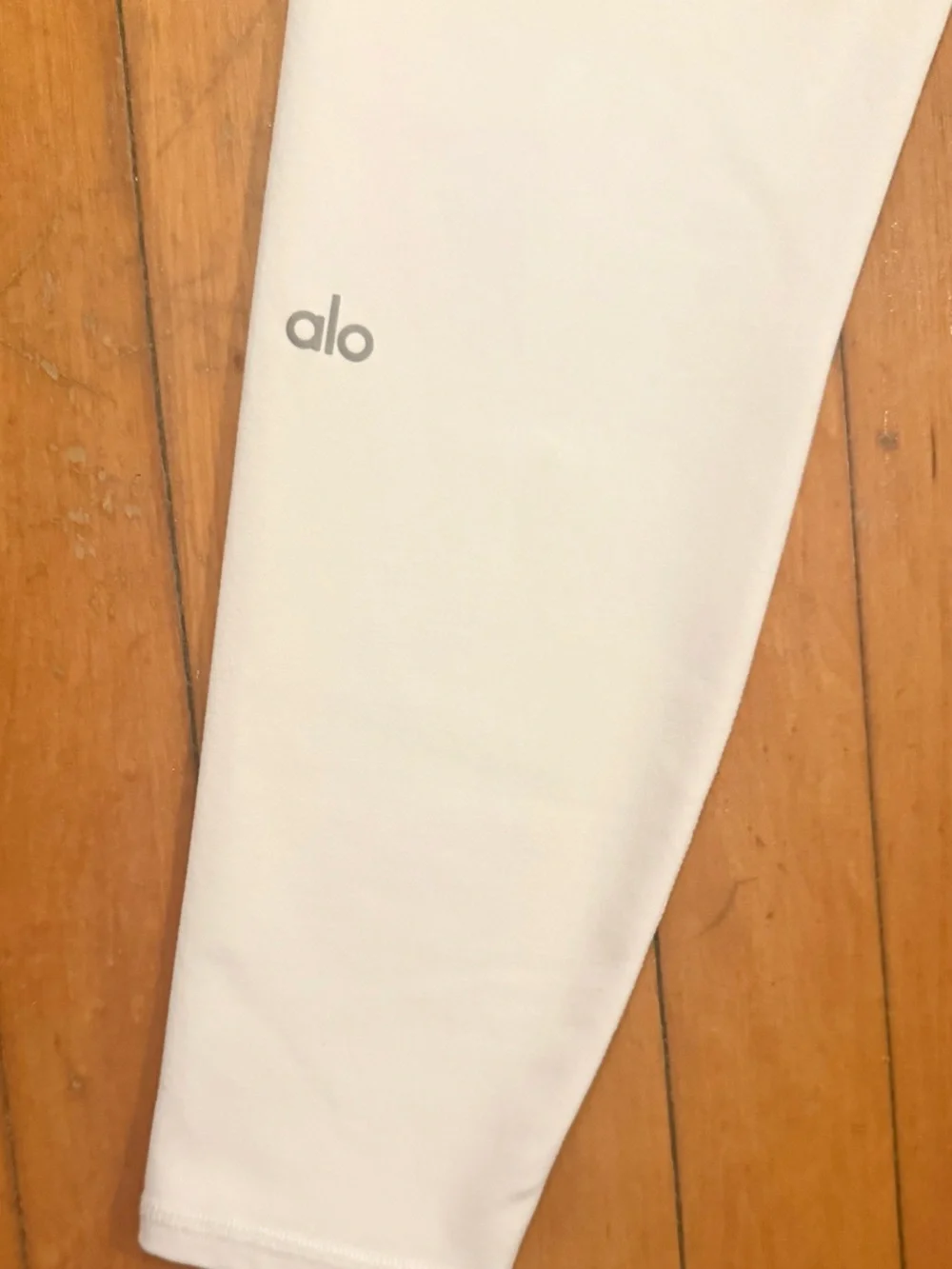ALO Yoga High-Rise White Leggings with Subtle Logo - Picture 3 of 6